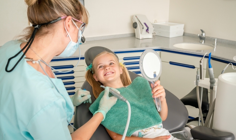 Kinder-Zahnärztin: Zahnärztin Zürich 5 Gehminunten vom HB Zürich entfernt: Telefon 044 221 41 41